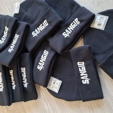 Cappelli invernali neri con scritta bianca Sangio personalizzati